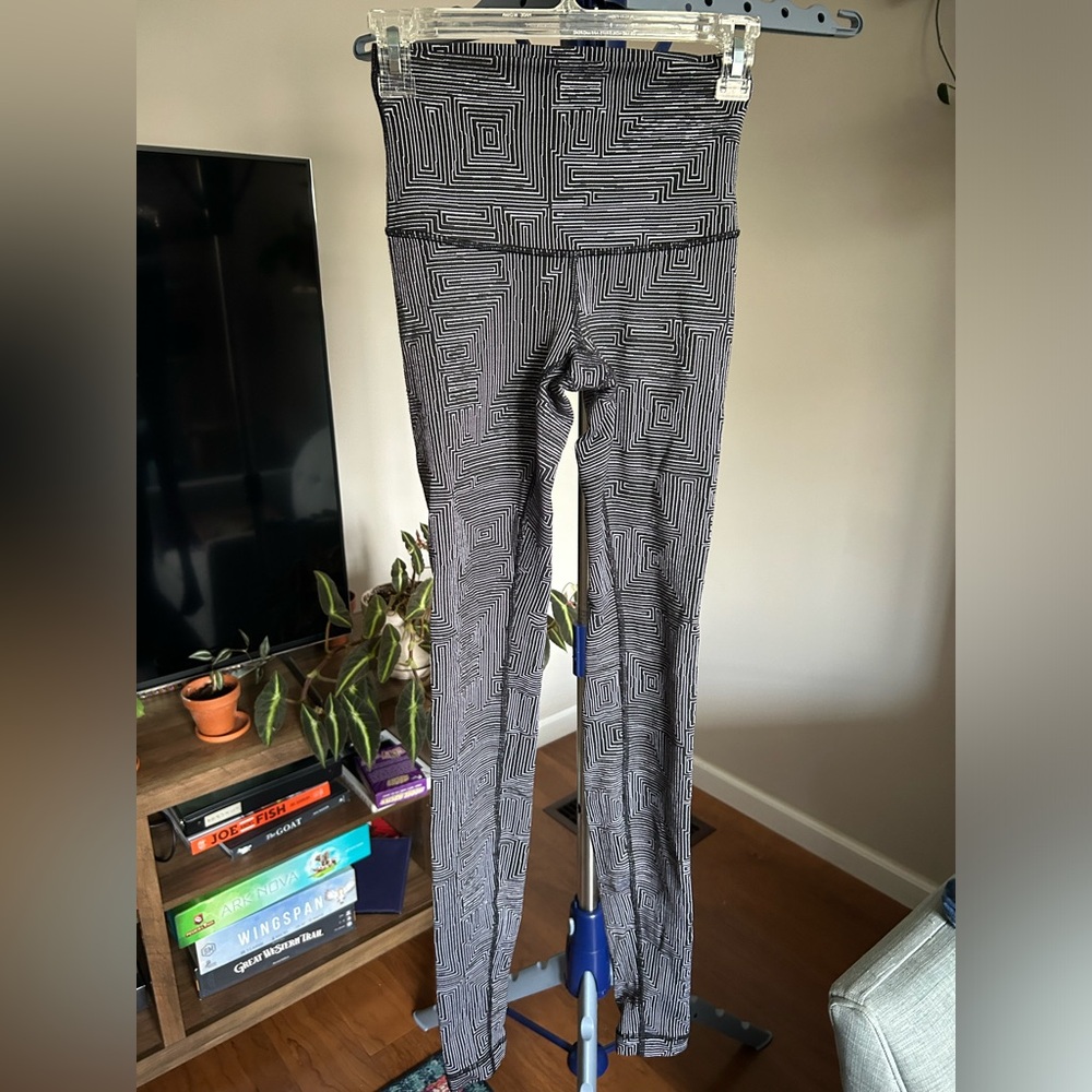 Lululemon Wunder Unders In Euc - image 2